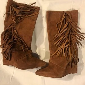 Fringed wedge boots